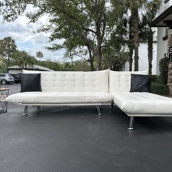 Sectional sofa White / faux leather / Like New condition / delivery negotiable