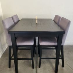 Table & 4 Chairs - Excellent Condition