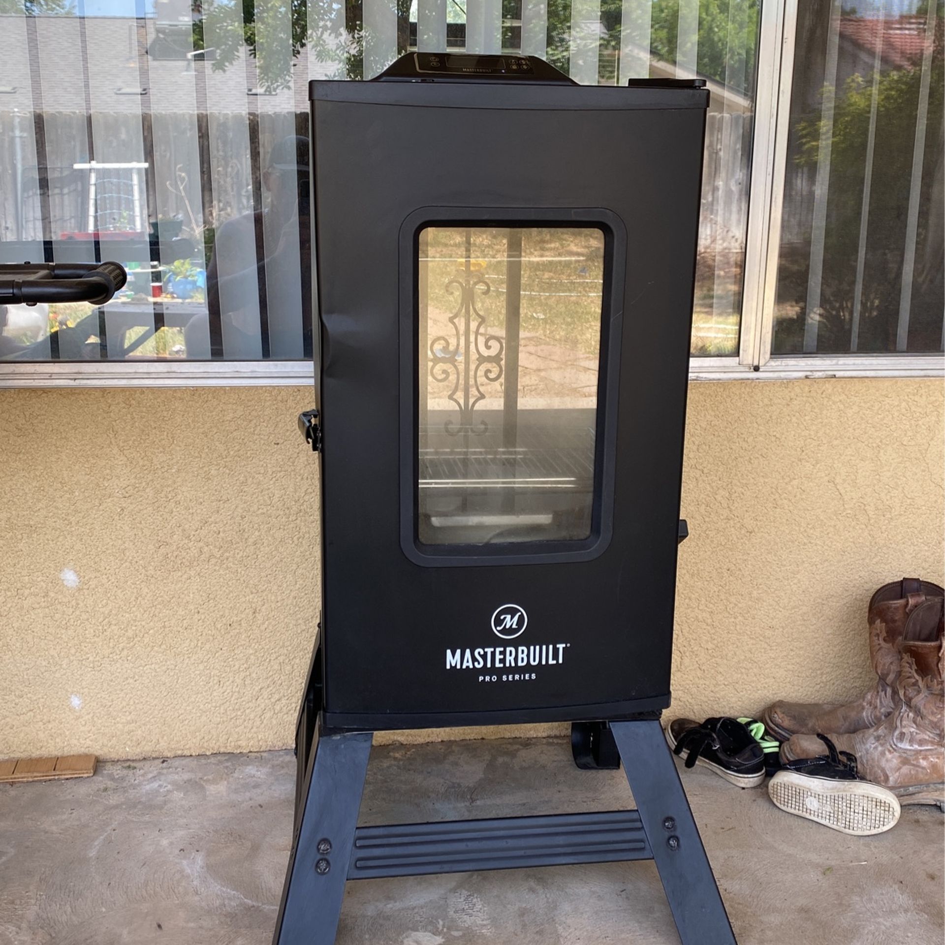 Masterbuilt Pro Electric Smoker Bluetooth Masterbuilt Mes 140g