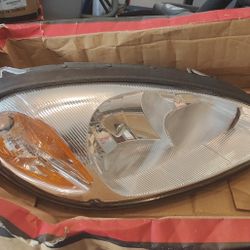 05 PT Cruiser Headlight Left & Right 