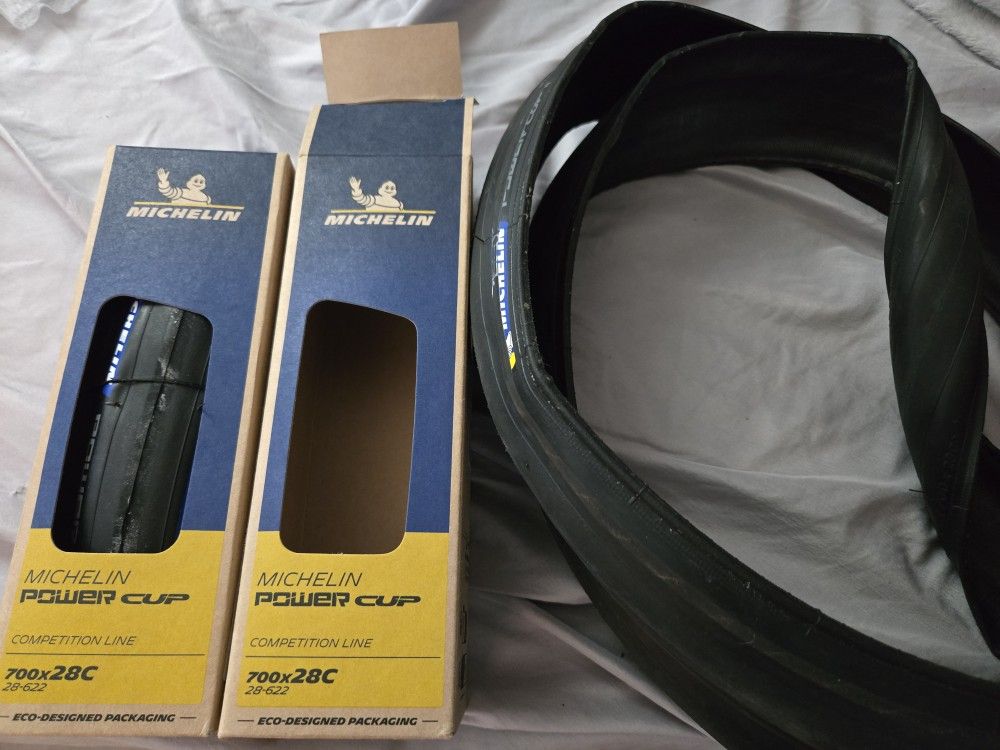 700x28c Michelin Power Cup - Clincher Tires