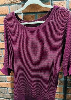 Women's shirt in very good condition.