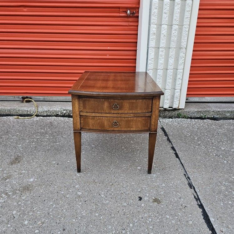 Vintage JL Hammary Furniture Side Table/ Nighstand 