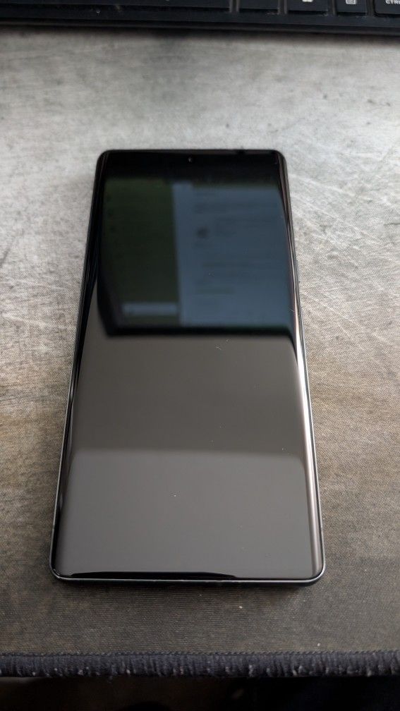 Google Pixel 7 Pro + Otterbox Defender Pro Case