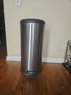 Trash can