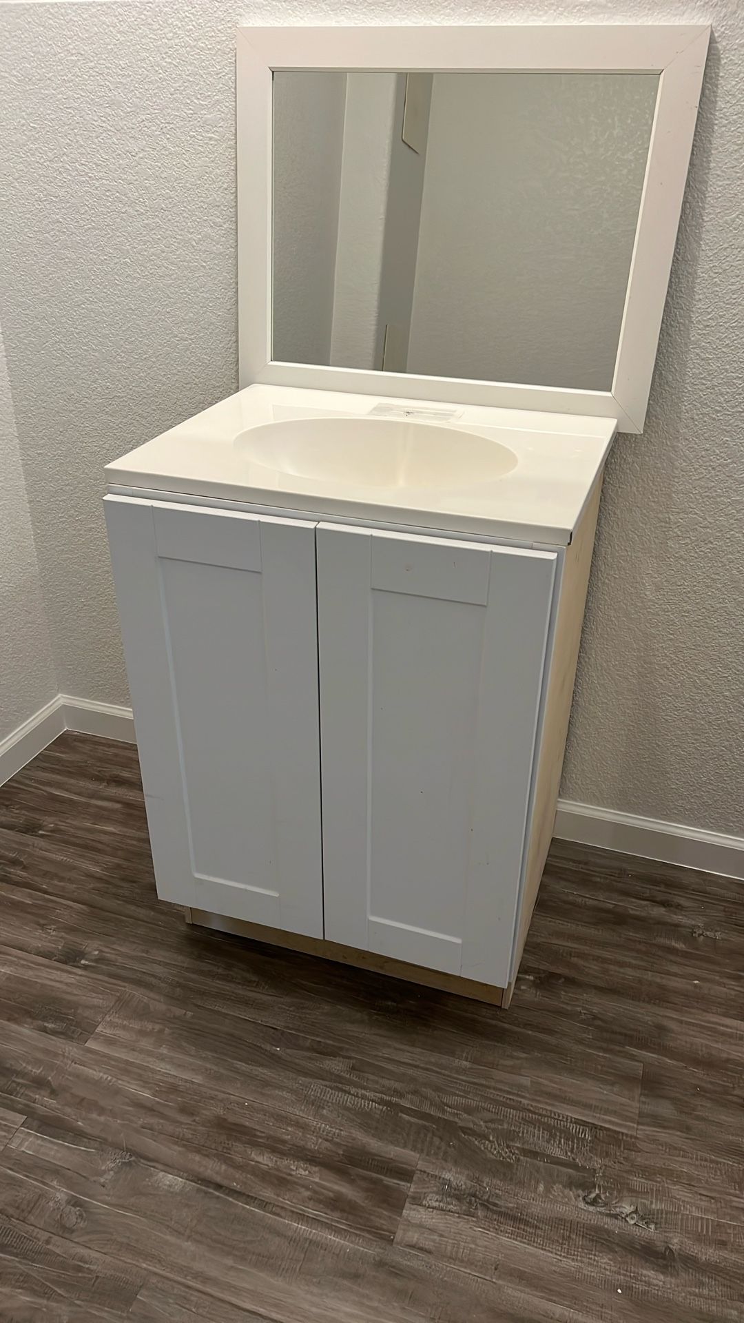 Vanity and Mirror Size 24X20