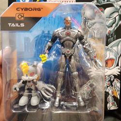 Sonic And DC figures 