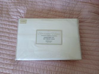 Queen sheet set