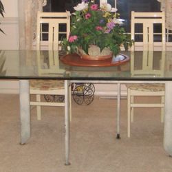 6 Elegant Dining Room Chairs 