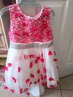 Girls dress size 6-7T