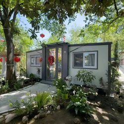 19x20ft Portable Prefabricated Tiny Home, Mobile Expandable Plastic Prefab House for Hotel, Booth, Office, Guard House, Shop, Villa, Warehouse, Worksh