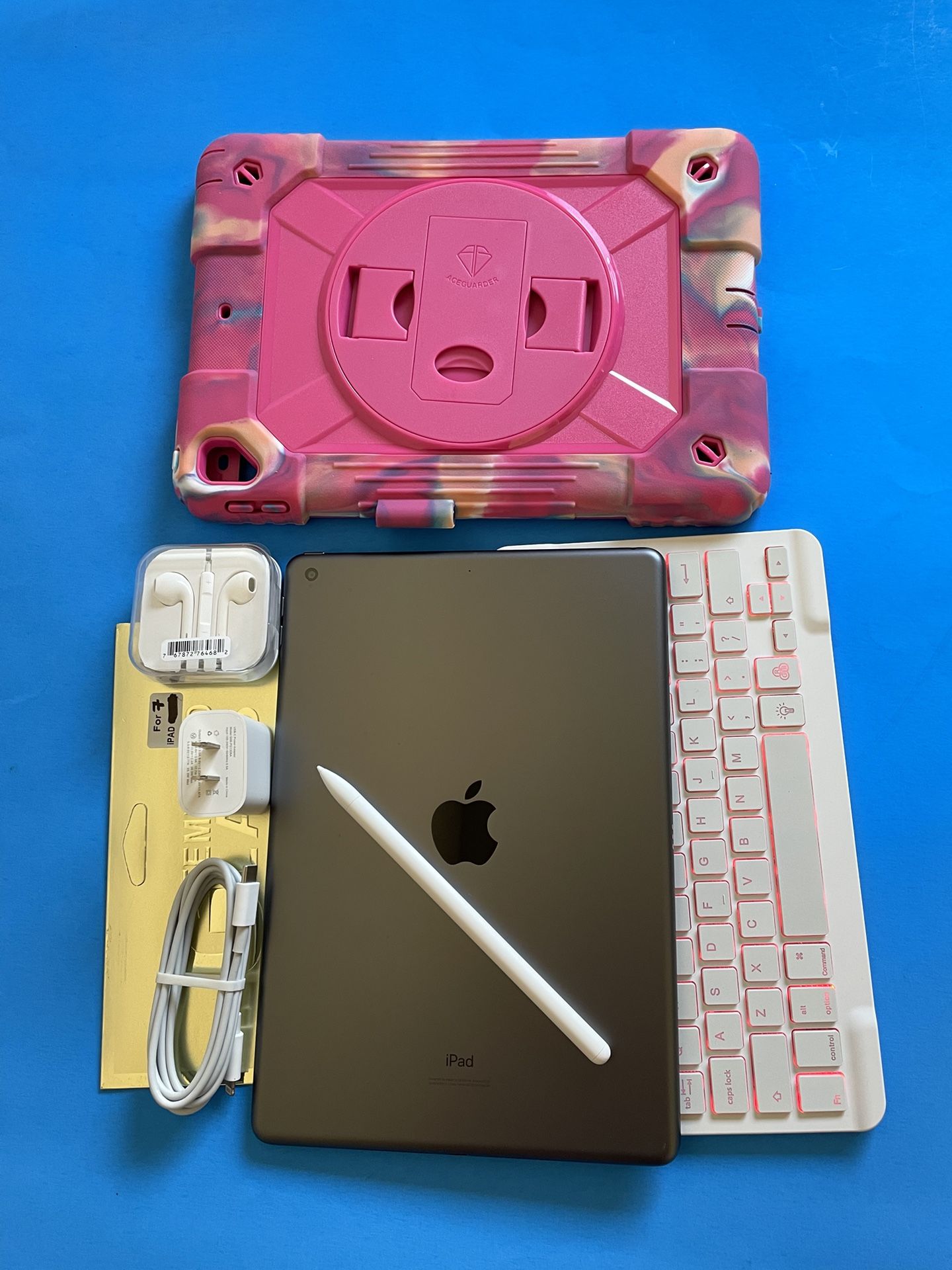 Apple IPad 7th Generation (10.2” Retina /Latest IOS 18/ 2019 model) 32GB with stylus pen, keyboard, case & Accessories (128GB $259)