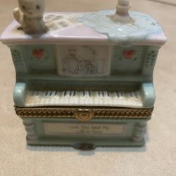 vintage Precious Moments ceramic piano music box 