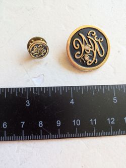 Gold plated with black enamel WEIGHT WATCHERS pin and brooch