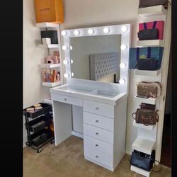 Makeup Vanity With 2 Shelf’s Included 