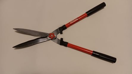 TABOR TOOLS B620A Hedge Shears with Wavy Blade for Trimming Borders, etc.