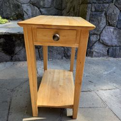 Solid Wood End Table / Nightstand
