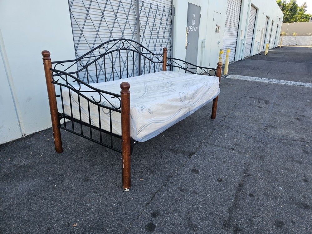 Twin Bed And Mattress 