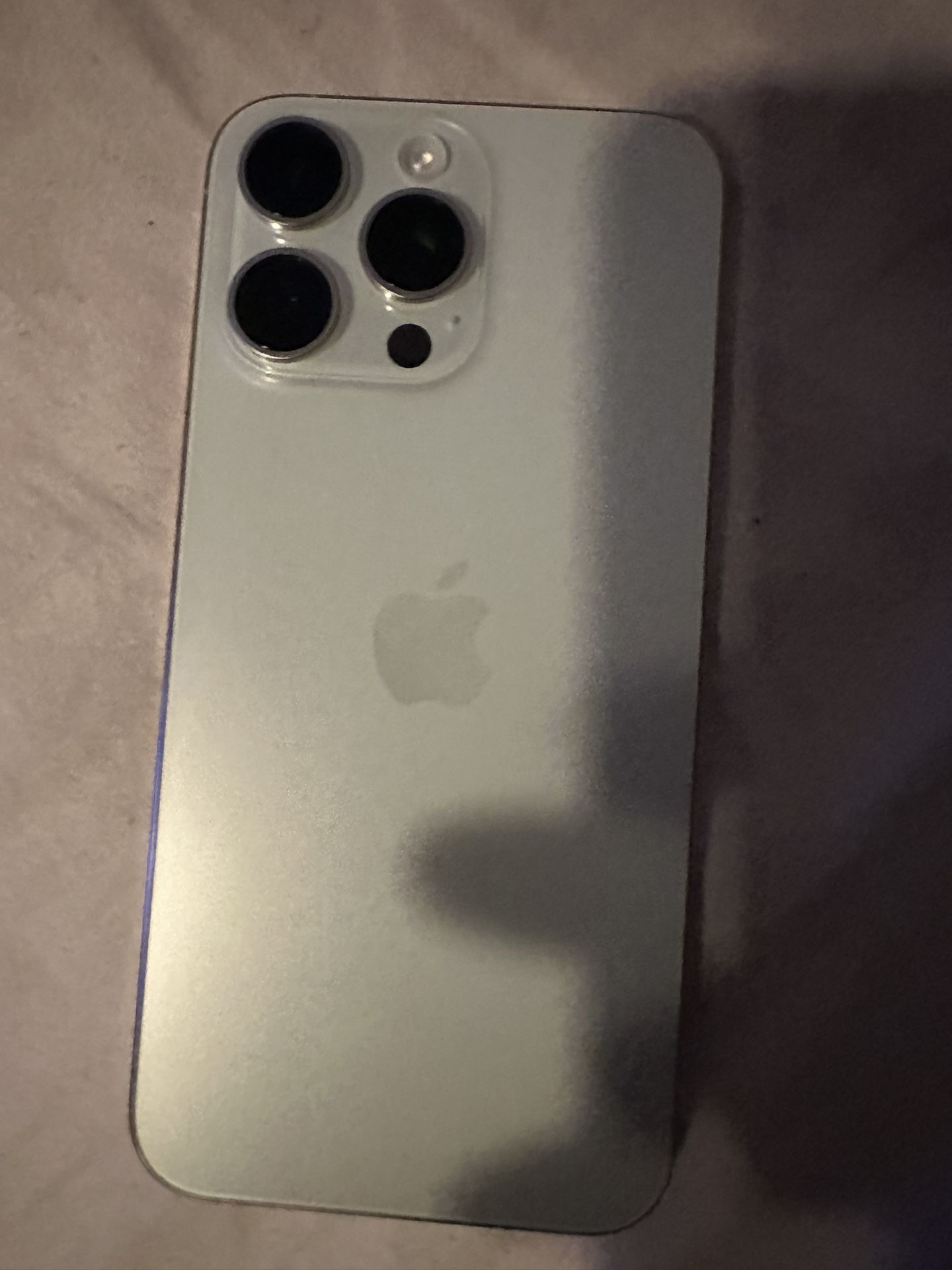 iPhone 15 Pro Max 512gb (silver/white)