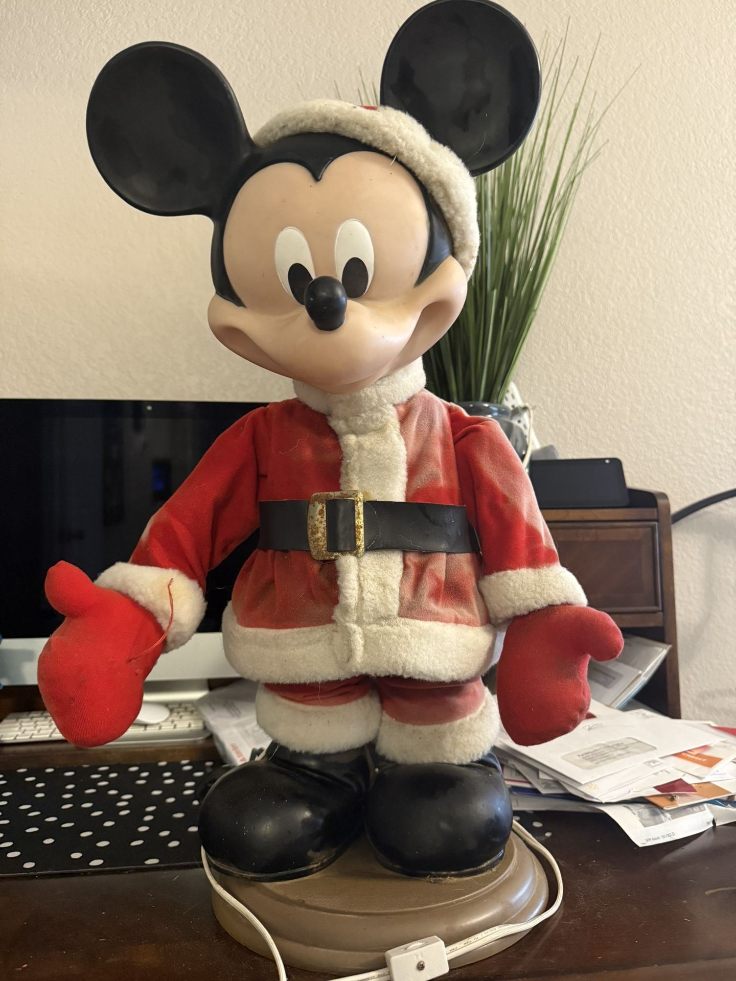 Mickey Mouse Santa Animatronic