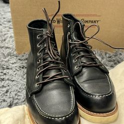 Women’s Size 8 Red Wing Boots