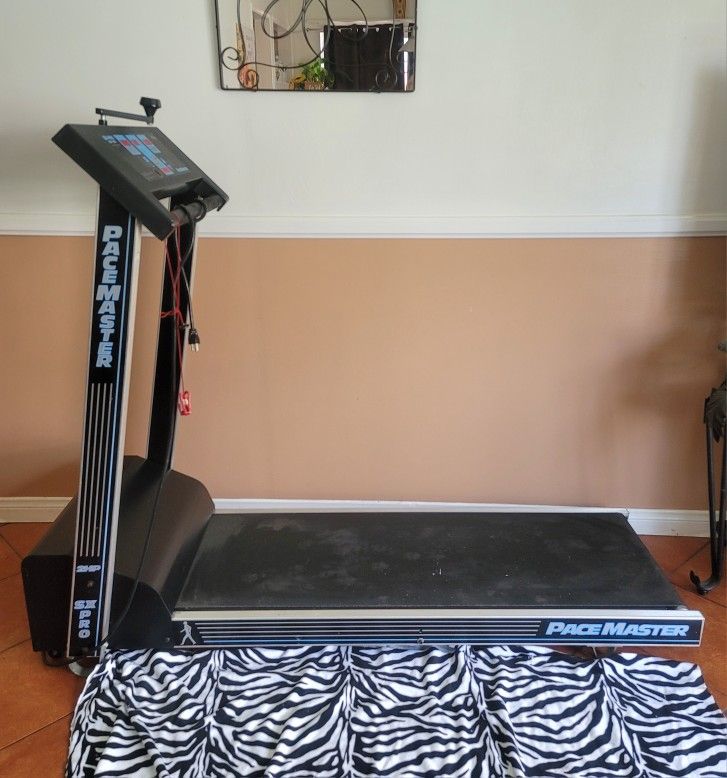 PACEMASTER SX-PRO SOFT STEP, LOW IMPACT TREADMILL.