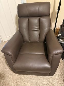 Power Recliner with USB – $75 | Sun City