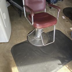 Salon chair