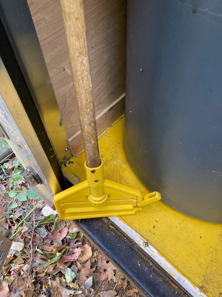 Bucket, Shop Vac, Mops Trash Cans