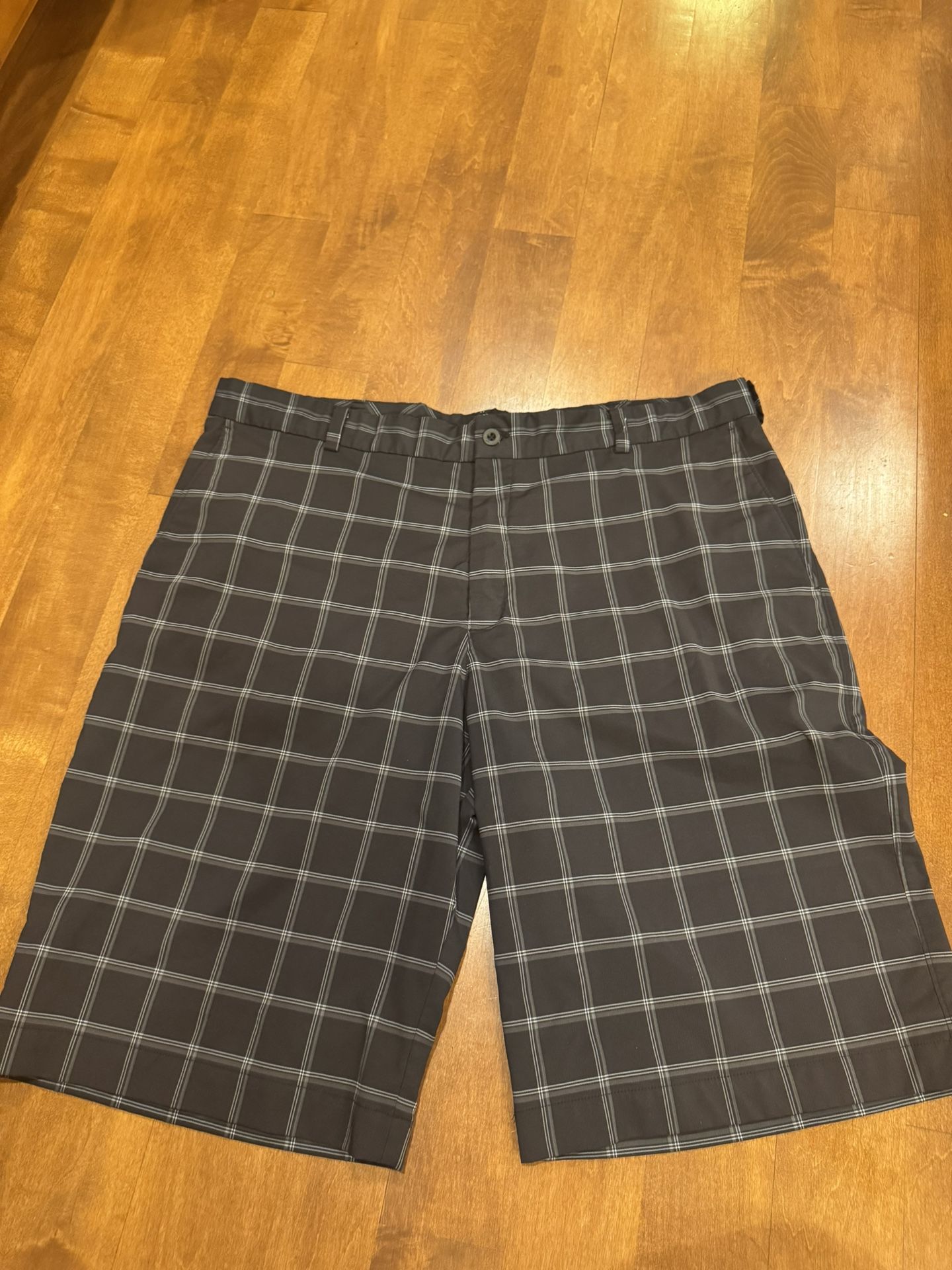 Men’s Nike Plaid Golf Shorts Shipping Available