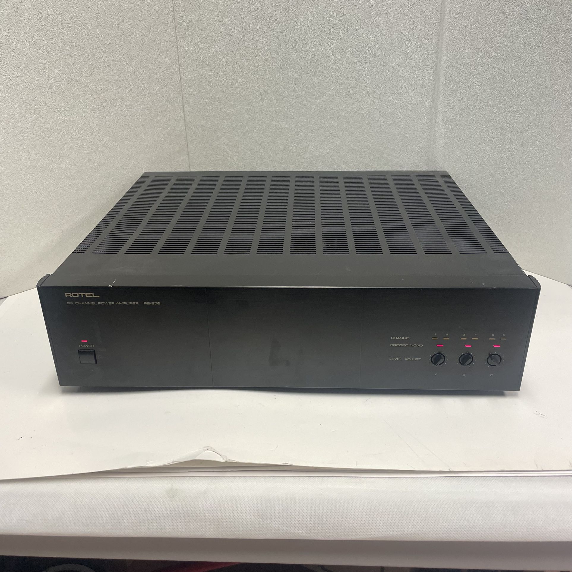 Vintage Rotel RB-976 Six Channel 700w Power Amplifier - Tested