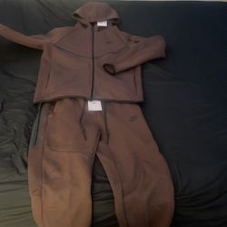brand new nike tech sweatsuit with tags medium