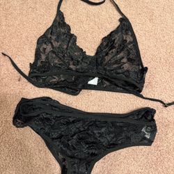 New Small Black Lace Stretchy Lingerie Set 
