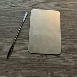 MUD Makeup Palette and Spatula 