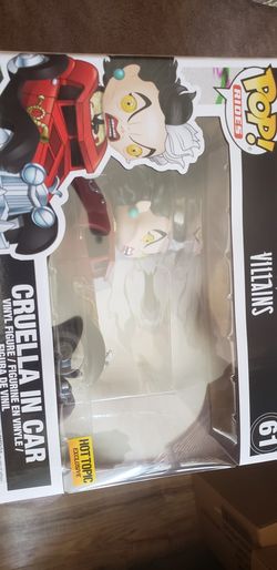 Funko cruella in car