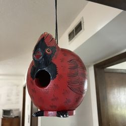 LAST ONE!!!  BRAND NEW!!!  CLOSEOUT SALE!!!  CARDINAL BIRD HOUSE!!!  GREAT GIFT!!!  WOW!!!  WHAT A DEAL!!!