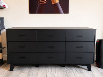 BORNOON Dresser for Bedroom with 9-Drawer, 59" Wide Modern Chest of Drawers with Metal Handles, X-Shape Base & Adjustable Center Leg