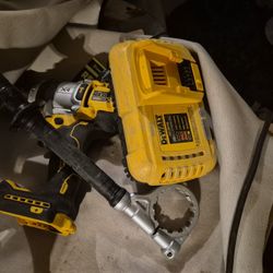 Dealt 20volt MAXXR Brushless 1/2 Inch 3 Speed Hammer Drill