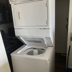 Whirlpool Stacked Washer/Dryer