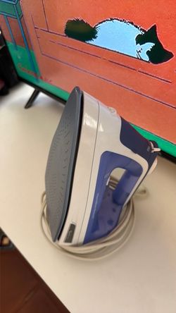 Steam Iron White and Blue