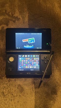 Modded 3ds (with charger and stylus)
