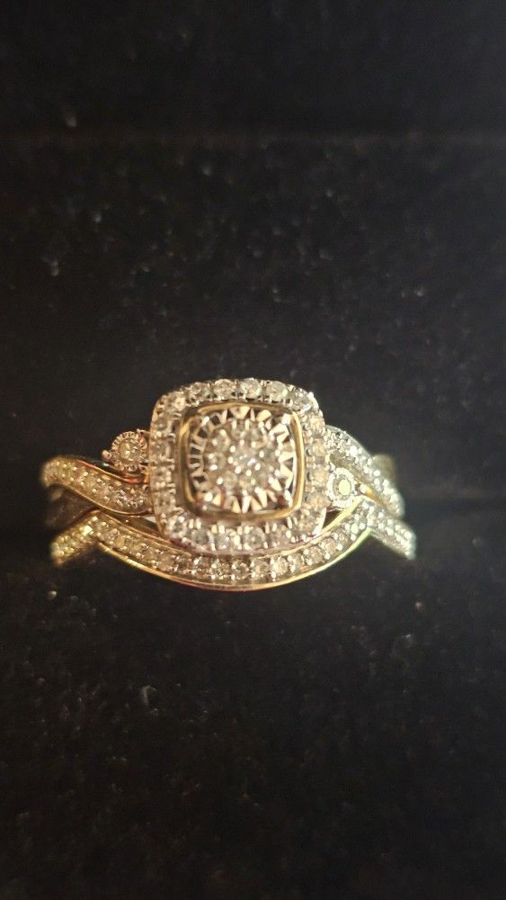 10K WOMENS GOLD AND DIAMONDS WEDDING RING