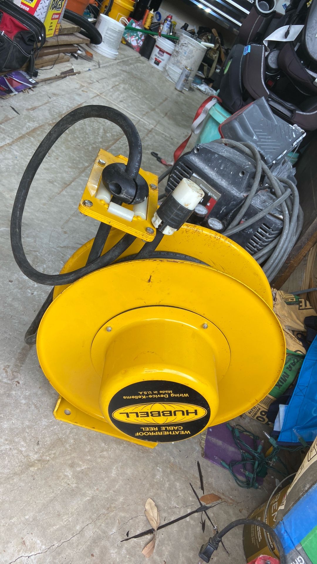 Hub bell Commercial All Weather Electrical Reel