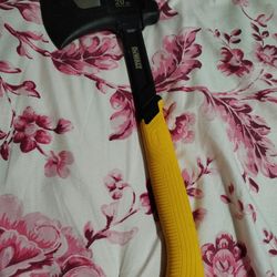 DeWalt Axe