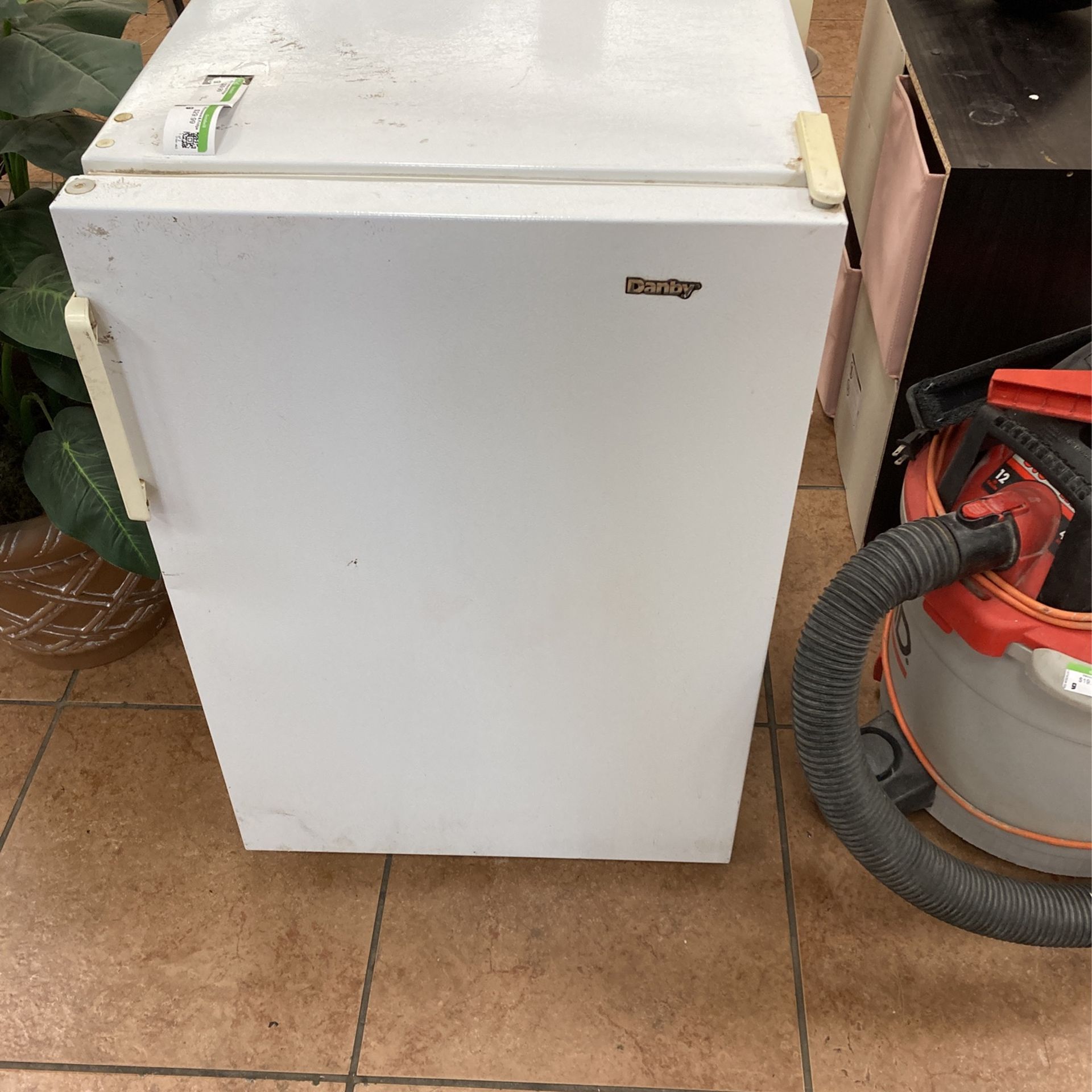 Mini Fridge (In Working Condition)