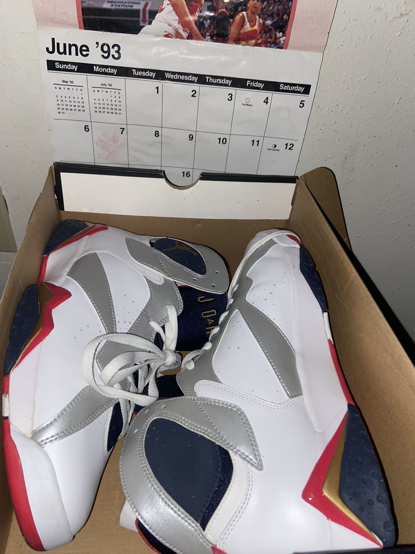 Retro 7 Olympic Sz 12
