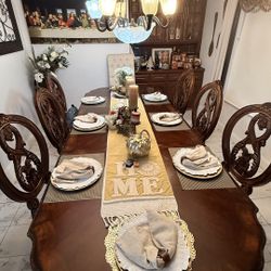 Acme Large 100% Wood Table / 8 Chairs 