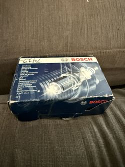 BRAND NEW 10 PACK Bosch 7422 Spark plugs. Mercedes, Chrysler, Toyota