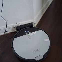 Robot Vacuum ILIIF V8S (like new)