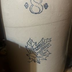 Western stoneware 8 Gallon 
